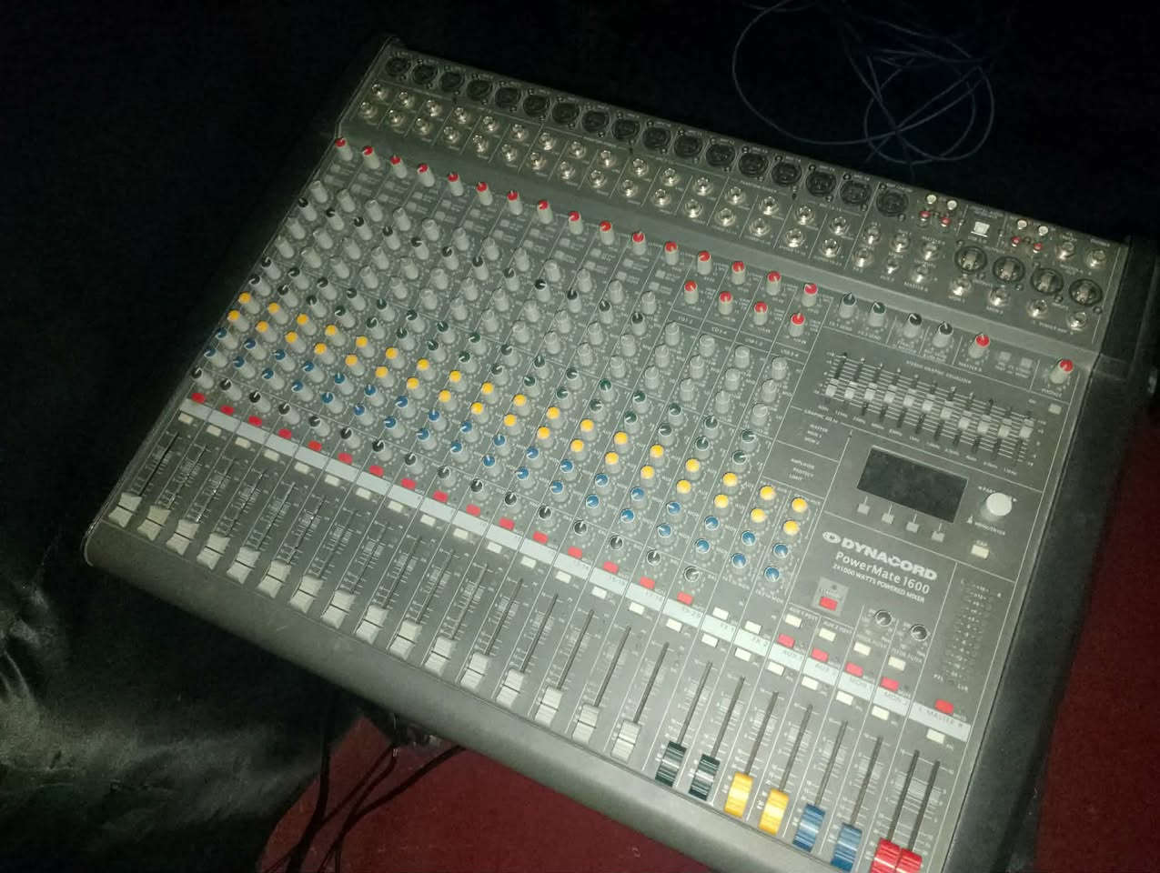 السلام وعليكم جهاز دينكور  بور  1600 نضافته 100/80    مستعجل عله بيعته هاذه رقمي *********** بي وساب السعر بل خاص
