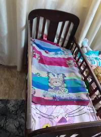 سرير طفل • نضيف • البصرة دور الصحه