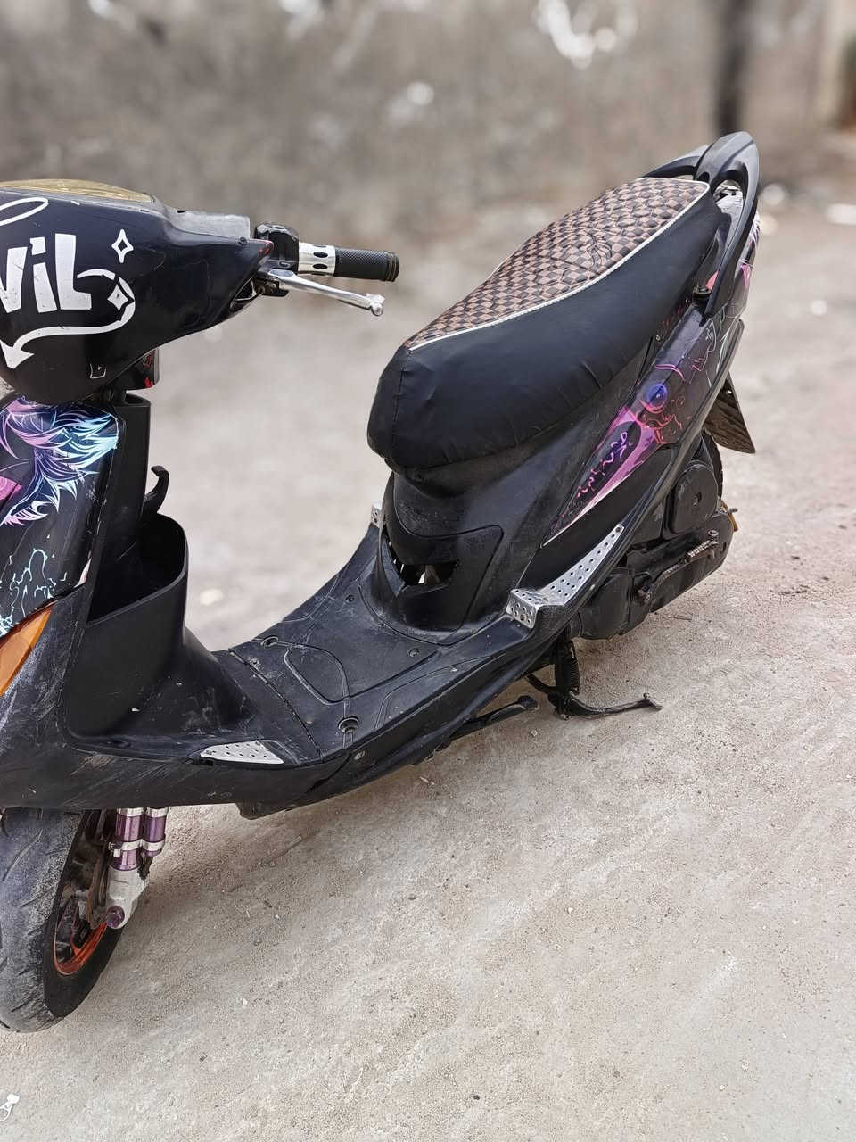 سلام عليكم درجة ماكس عدله لبيع نضيفه كلشي شغال بيه سلف هندر مكينه 50 بلاد درجة مكينة  ناعمه شلعه حلوه سعره مناسب 400 مكان ناصريي مركز وشراي ***********يتصل عله رقم الهاتف
