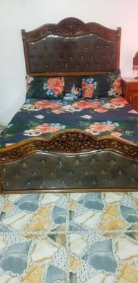 غرفة نوم • خشب