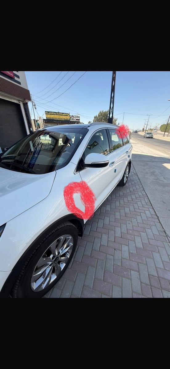 سورنتو 2018 شكل ال 2020
السيارة مكفولة من الصبغ ومن كلشي كير ومكينة مكفولات وضع شركة 

السيارة ماشية 138 الف كيلو متر محرك 6 سلندر 

فقط بارد بالمكانات لموضحات بالصورة 

سعر السيارة 243$ 

مكان السيارة ابو غريب شارع الزيتون 

***********
