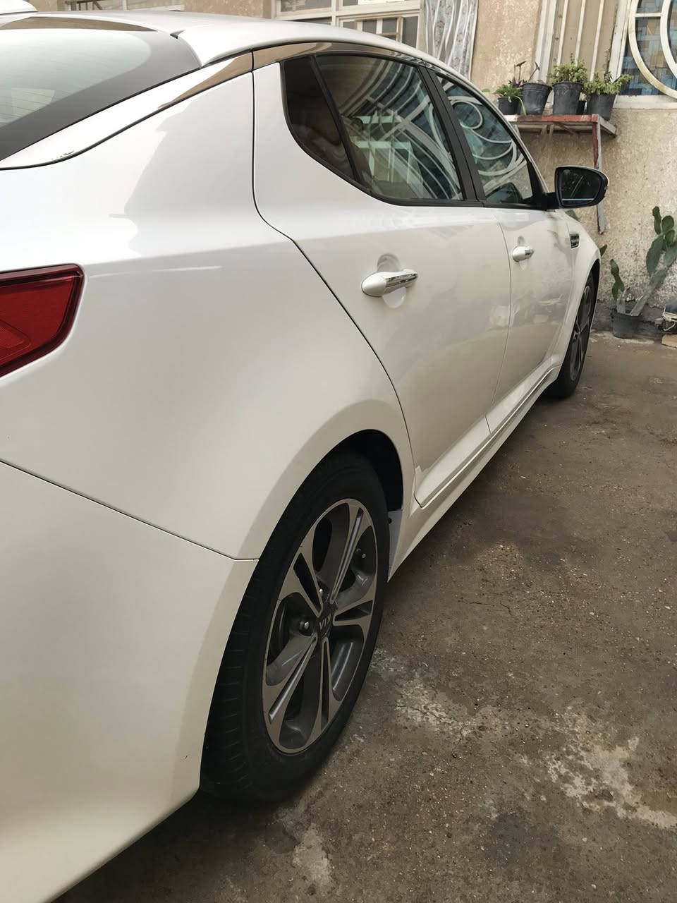 سلام عليكم اوبتيما البيع مودل 15 سياره على ايدي ستخدام شخصي رقم بغداد كير مكينة 2400GDi على وضع ￼ شركة ماشيه 90 ￼صدر امامي خلفي مسوي ￼  صار له أسبوع تخم تاير جاع أمامية سياره مابيها اي نقص من كلشي حادثها ￼ بيبان فقط سعر 132 بيها مجال خادم الطيبين ***********
