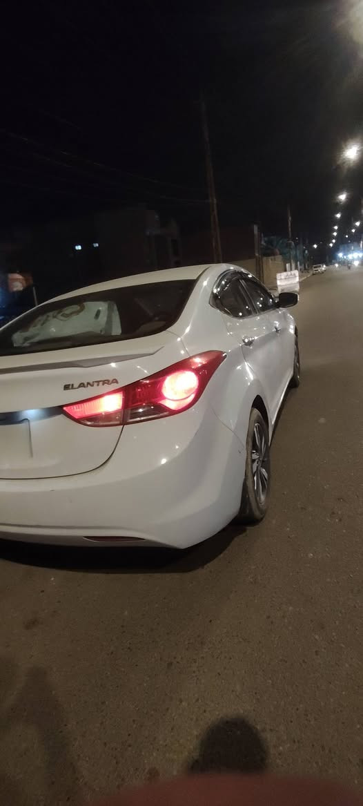 السلام عليكم 
للبيع النتره موديل 2014 خليجي 
ماشيه 190الف 
سلايت 
رقم بغداد 
5ويل كب 
بيه باب تبديل والشخوط الي واضحه بصوره
السعر 130 وبيه مجال
  مكان السياره فلوجه 
للتواصل ***********
