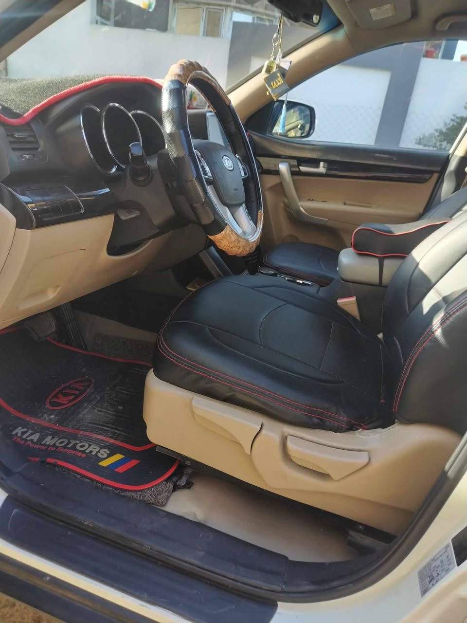 السلام عليكم سيرنتو 2012مكان السيارة بل موصل حي الميثاق الاستفسار ع رقم ***********السعر 135ورقة وبيها مجال
