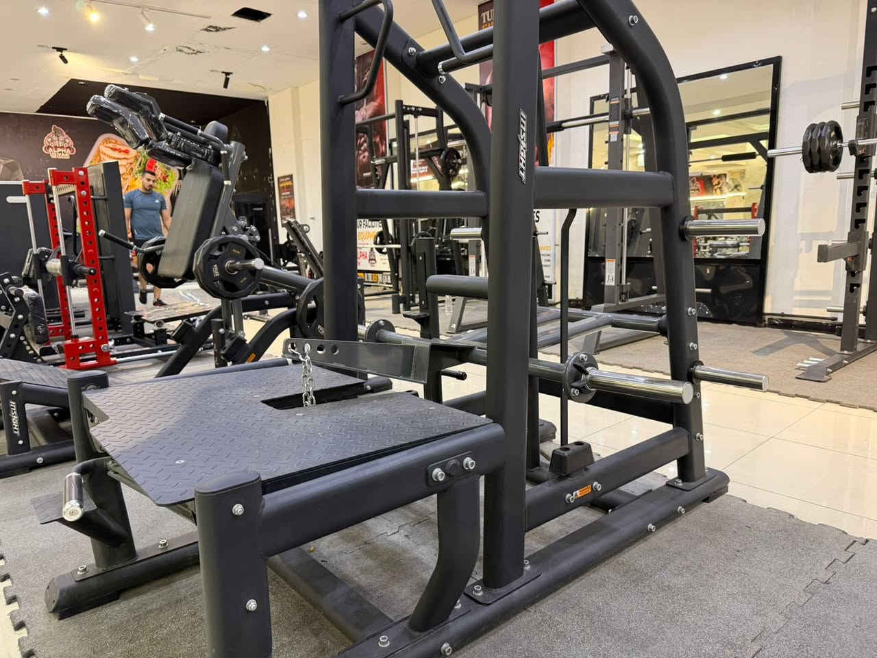 �
للبيع جهاز السومو الاحترافي من شركة إنسايت
جهاز جديد بحالة ممتازة، شغل ثقيل وتحمل عالي 💪
 للصالات الرياضية والمحترفين
يعطي عزل قوي للرجل والكلوتس مع حركة مريحة وآمنة
تواصل ***********
