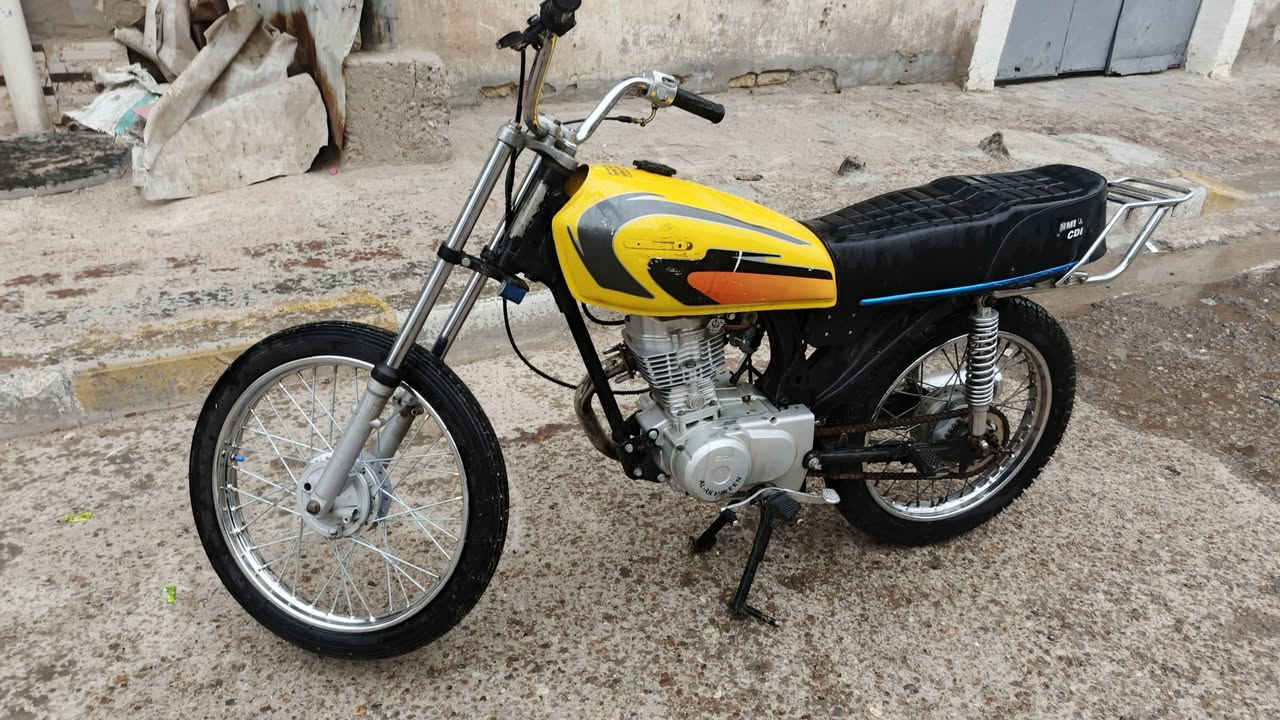 سلام عليكم
مكاني حي العامل  دراجه للبيع .بدون اوراق . محركها رابيدو مفتوحه مبدل بستم فقط   سعرها 525 وبيها مجال قليل رقمي ***********
