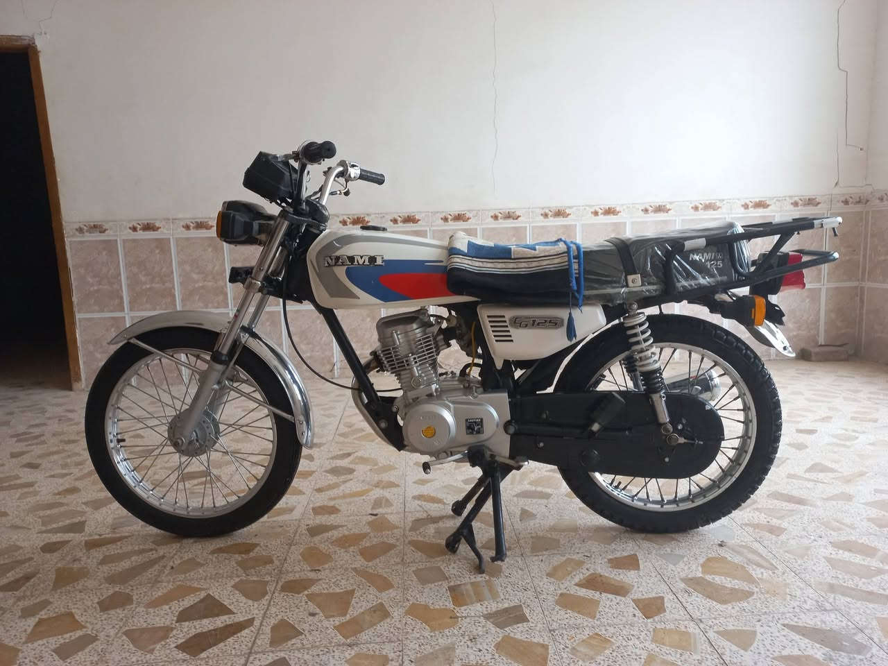 اربعه كير اصولي للبيع شاصي 19 نامه وكيله حمودي العارضي السعر 750 وبيه مجال قليل المكان مشخاب هاذه رقمي ***********
