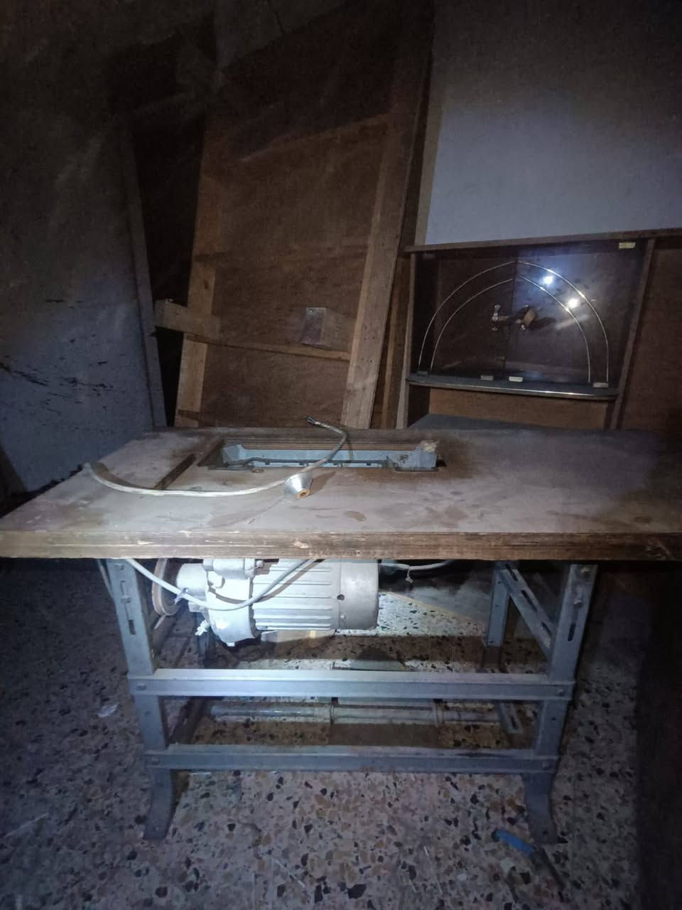 السعر 250 

***********
