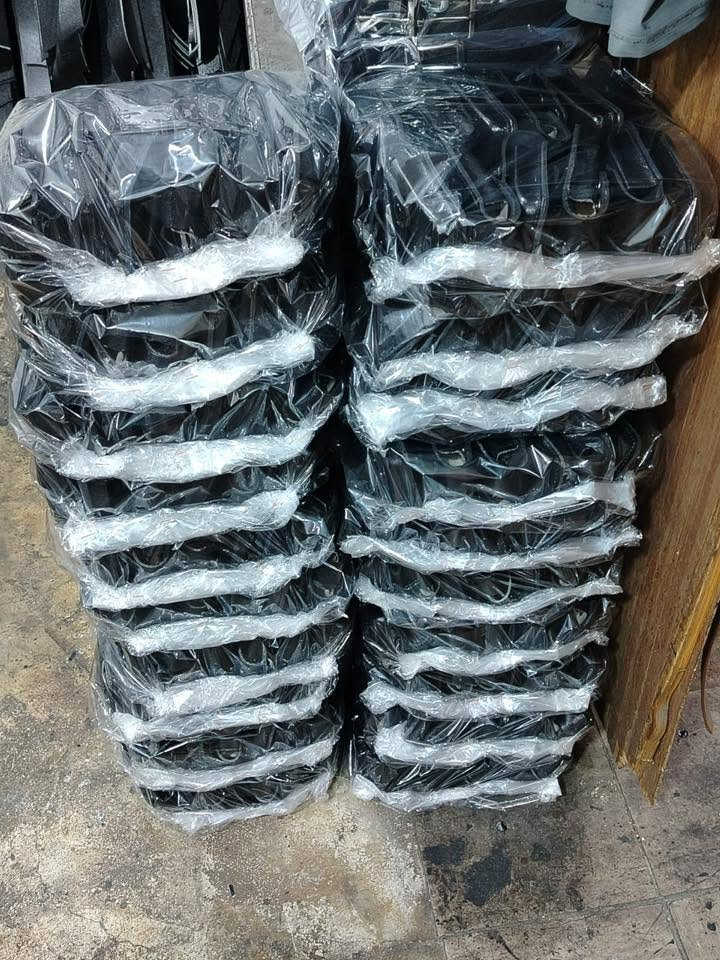 نوفر لكم أجود المنتجات المصنوعة يدوياً من الجلود الطبيعية 100% بدقة في العمل وجودة في التفاصيل.

🟤 أحزمة رجالية بمختلف المقاسات والتصاميم.
🟤 أحزمة ظهر متينة وعملية.
🟤 محافظ جلد طبيعي بتصاميم أنيقة.
🟤 كرابات (جرابات) أسلحة مصنوعة بحرفية عالية ومتانة فائقة
🟤وكل ما يخص الجلود الطبيعية 
🟤يوجد جملة ومفرد وبأسعار تنافسية 
🔴للاستفسار واتساب ***********
 يوجد توصيل بغداد وكافة المحافظات
