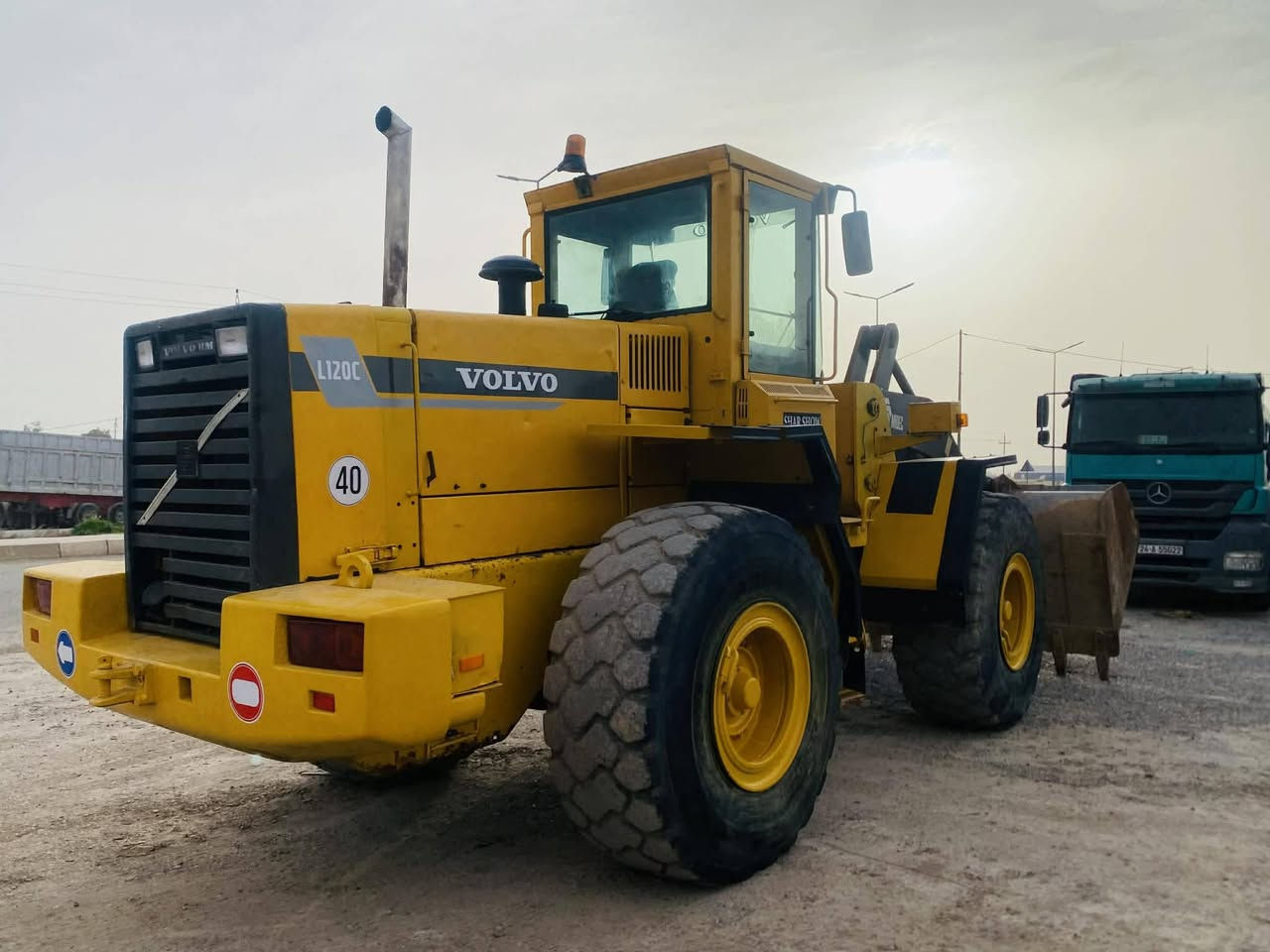 لبيع فالفؤ حجم ١٢٠ موديل ٩٨ منفست كاتي  عنوان مخمور ***********
