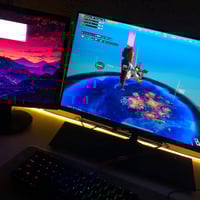 PC للبيع • شاشة ٢٤ بوصة • ١٨٠Hz 2K