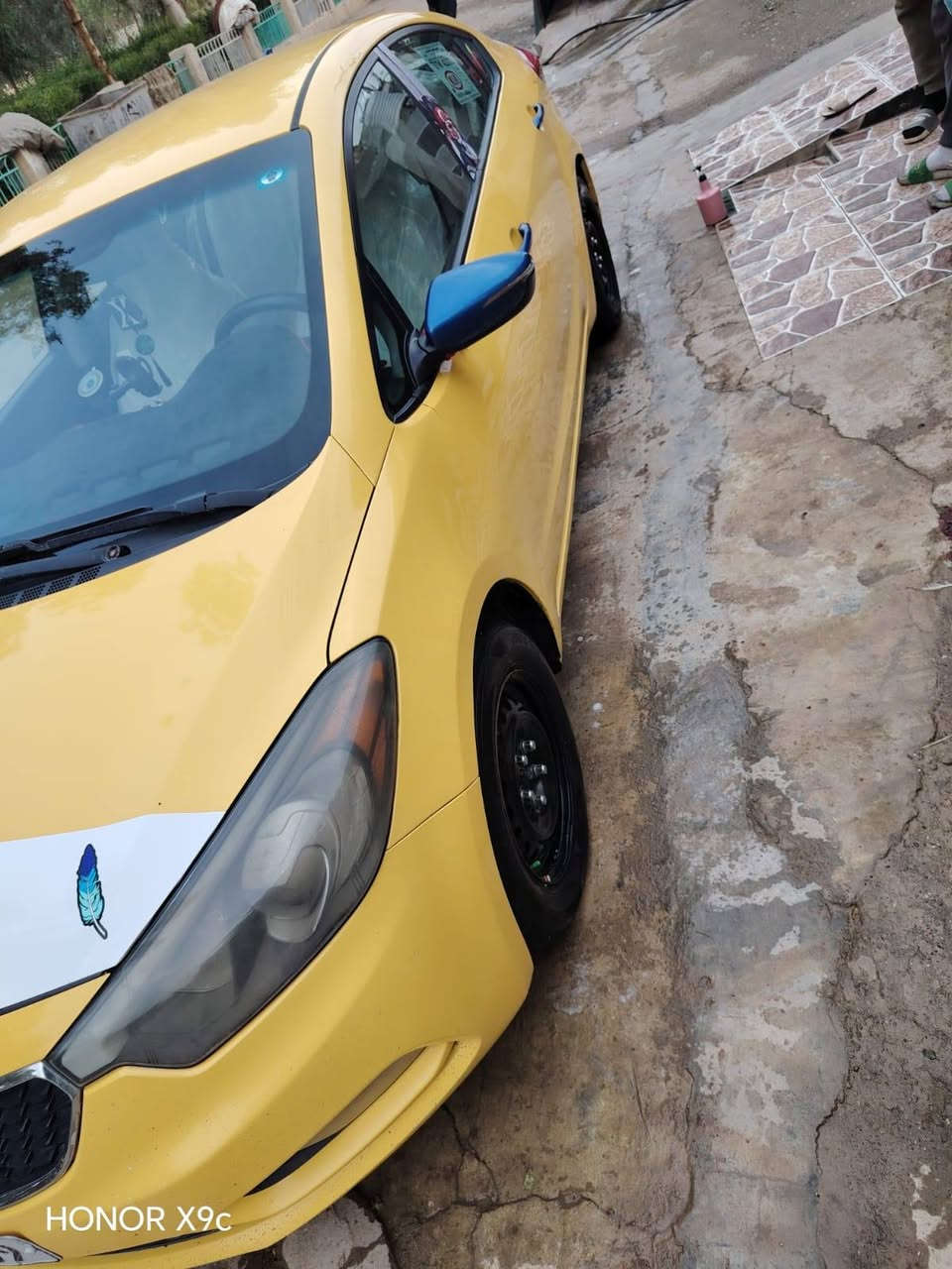 سلام عليكم سياره فور تي للبيع موديل 14 مكينه دوش وارد امريكي ضرره بنيد بدون دواخل رقم بغداد سعر خاص او رقم الهاتف ***********
