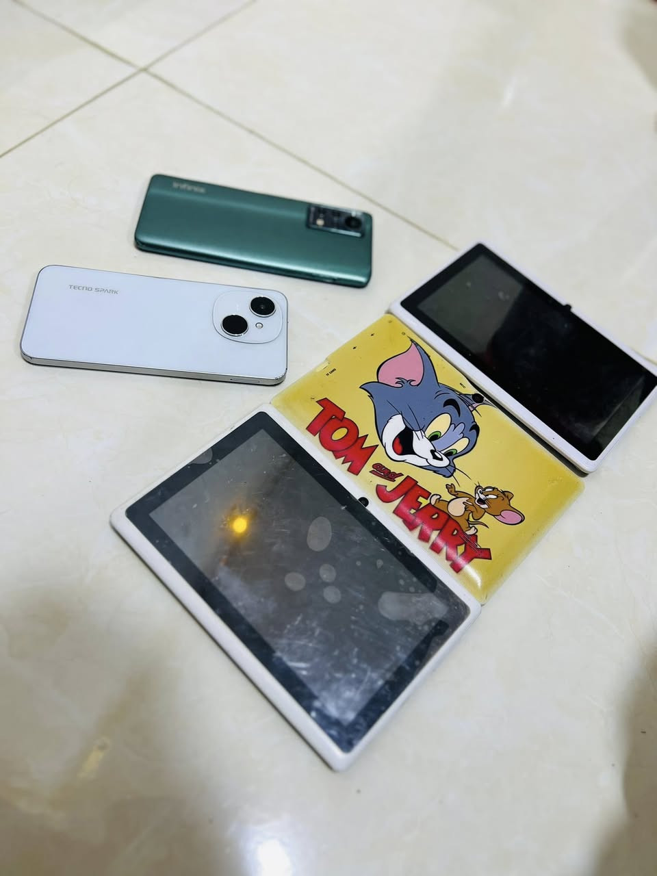 مكلف ب نشر مال هاذا الولد ❤️1..مبايل انفنكس نوت 11 جديد عوزه شاشه فقط 👌🏻سعره 75 قفل 
2..تكنو سبارك جديد كلش عوزه شاشه هم سعره 50 قفل 💸 اسعار شاشتهن ب 20 الف ب سوك ⭐️
ايبادات كله جديد ممشتغل اصلا عوزهن بطاريات الواحد ب 25 شراي مكاني كوت شراي يتصل  خاص ماجاوب مو اليه 🤎***********
