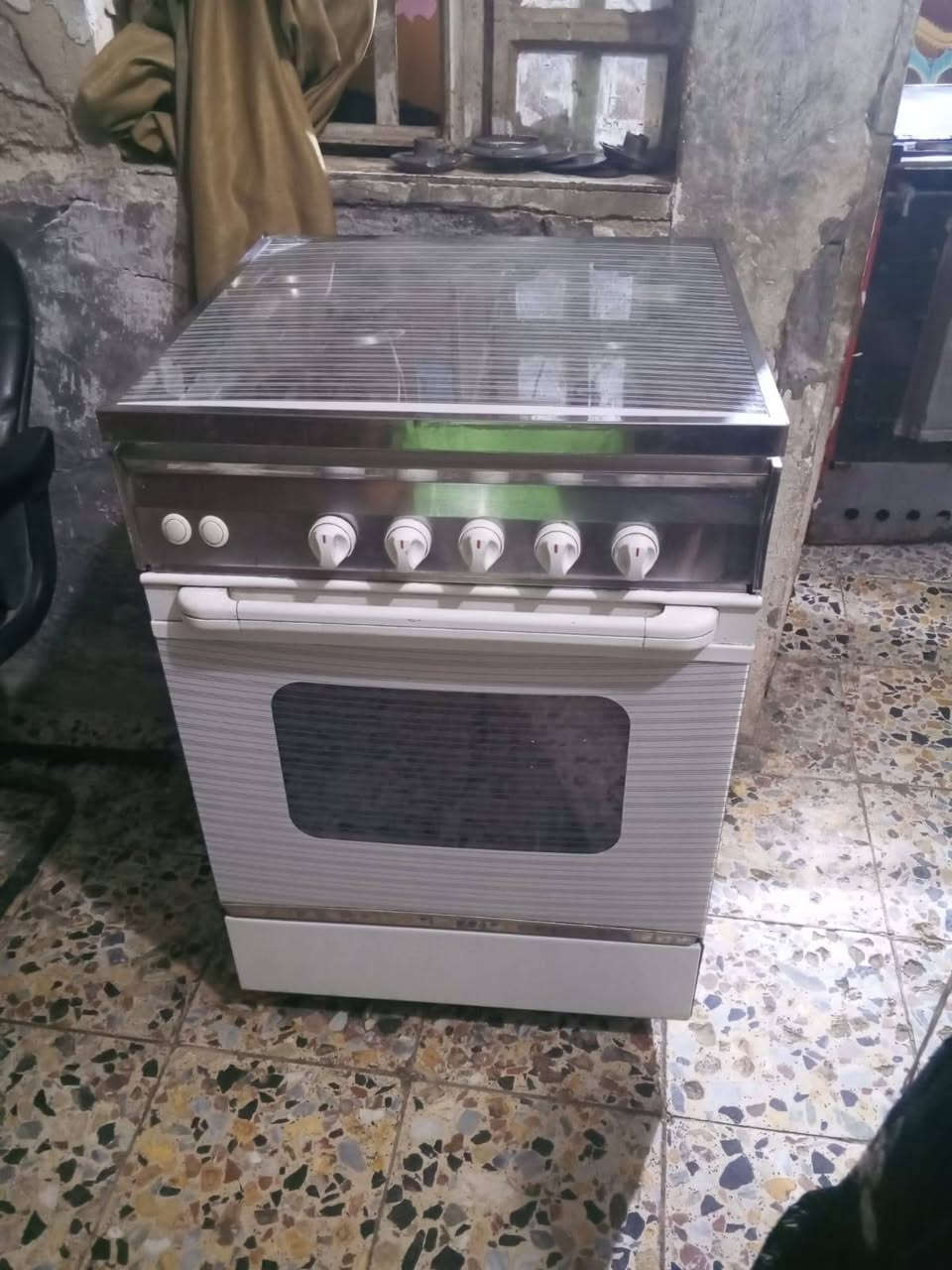 .
طباخ شغال 

 فرنه فوك جوهة مابي أي ضرر

سعر 65

مكان مدينه الصدر 

تواصل واتساب 

***********
