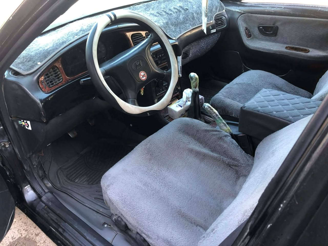 سلام عليكم 
سوناتا 1994
سيارة صبغ عام جمالية بدون نقص مكينة كير حدادية تخم تاير جديد ويل كب  كفاله رقم بغداد شرطة التحويل سنوية ساقطة 3 سنوات تحويل سيارة مال جني ومتعوب عليها مكاني بعقوبة ركة حجي سهيل (33)وبيها  مجال بسيط 
 سعرها مناسب لان عندي ضرف ***********
