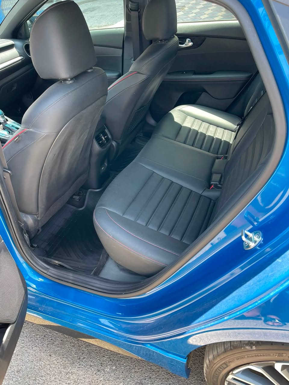 السلام عليكم
فورتي 23 للبيع
‏Gt 1600 Turbo 
فول مواصفات 1/1 
سيارة ماشية 33 قابل للزيادة
حادث الجاملخ الامامي وبيه بارد بلجاملخ الخلفي السياره جديده وبيه اكزوزات من امريكه السعر 155 وبيه مجال 
مكان السياره بغداد حي القادسيه 
للاستفسار ***********
