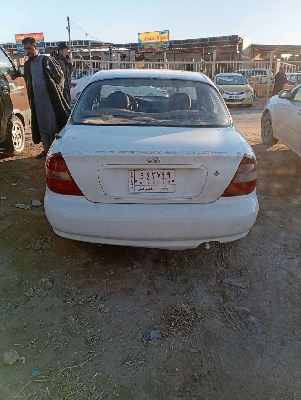 سياره سوناتا موديل 2000.مصبوغه عام اثر جراد اللون .السياره شغاله تعمل وتسير سنويه لل2027. ثاني يوم مداور السعر 30وبيه مجال  .مكان السياره بابل. هاتف***********
