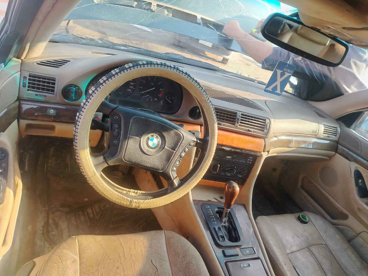 سلام عليكم بي ام دبليو كاسحة موديل 1994 للبيع او مراوس حسب القناعة 
V8 730
مكينة و كير جدد بدي شوف العين سيارة خير من الله
صدرها حلو جنطة شفط سيارة كاعدة و حلوة رقم انبار
تحويل مباشر سعرها 68 و بيها مجال للستفسار *********** مراوس بأي سيارة حسب القناعة
