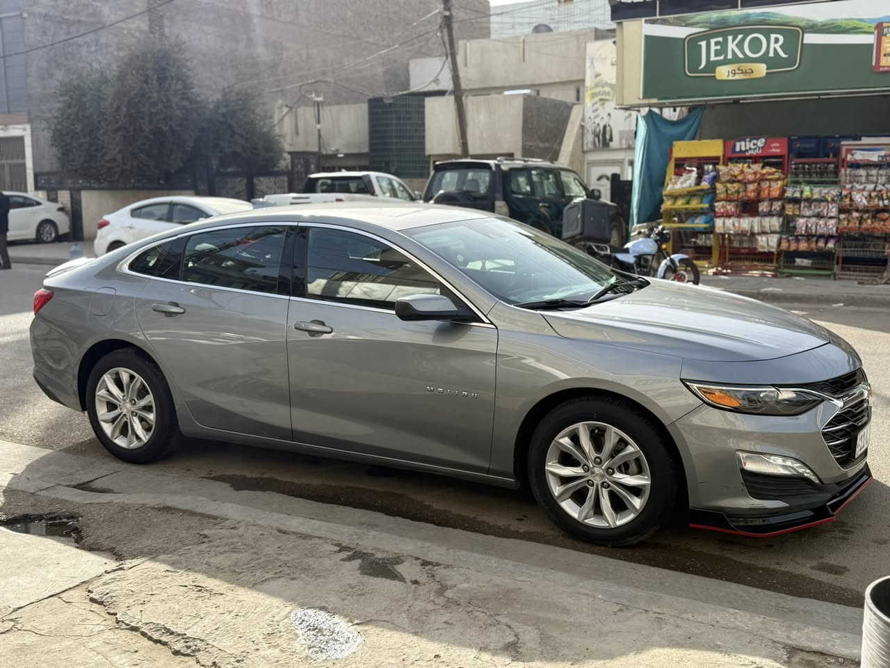 شوفرليت ماليبو 2023 فئة LT
رقم بغداد حره بسمي

المواصفات :

محرك 1500 تيربو 

بصمة تشغيل +بصمة ابواب

تشغيل عن بعد 

كرسي كهرباء 

تحكم ستيرن 

مثبت سرعه 

شاشة كبيرة تدعم ابل كار بلي واندرويد اوتو (وايرلس)

تدفئة كشنات 

هاند بريك بصمة 

رادار امامي 

اطفاء ذاتي 

بلوجكتر LED 
لايت زنون عالي ناصي

قطعتين تبريد مناخي منفصل امامي وخلفي

مانع انزلاق 

منفذ شحن / بلوتوث /  اواكس / USB A + USB type C 

الضرر : فقط جاملغ امامي بجم كبس بلاد على وضع الشركة

السيارة نضيفة جدا وبچمها سليم من راديترات و شواصي وغيرها ..

 ‎للتواصل او الاستفسار :***********
