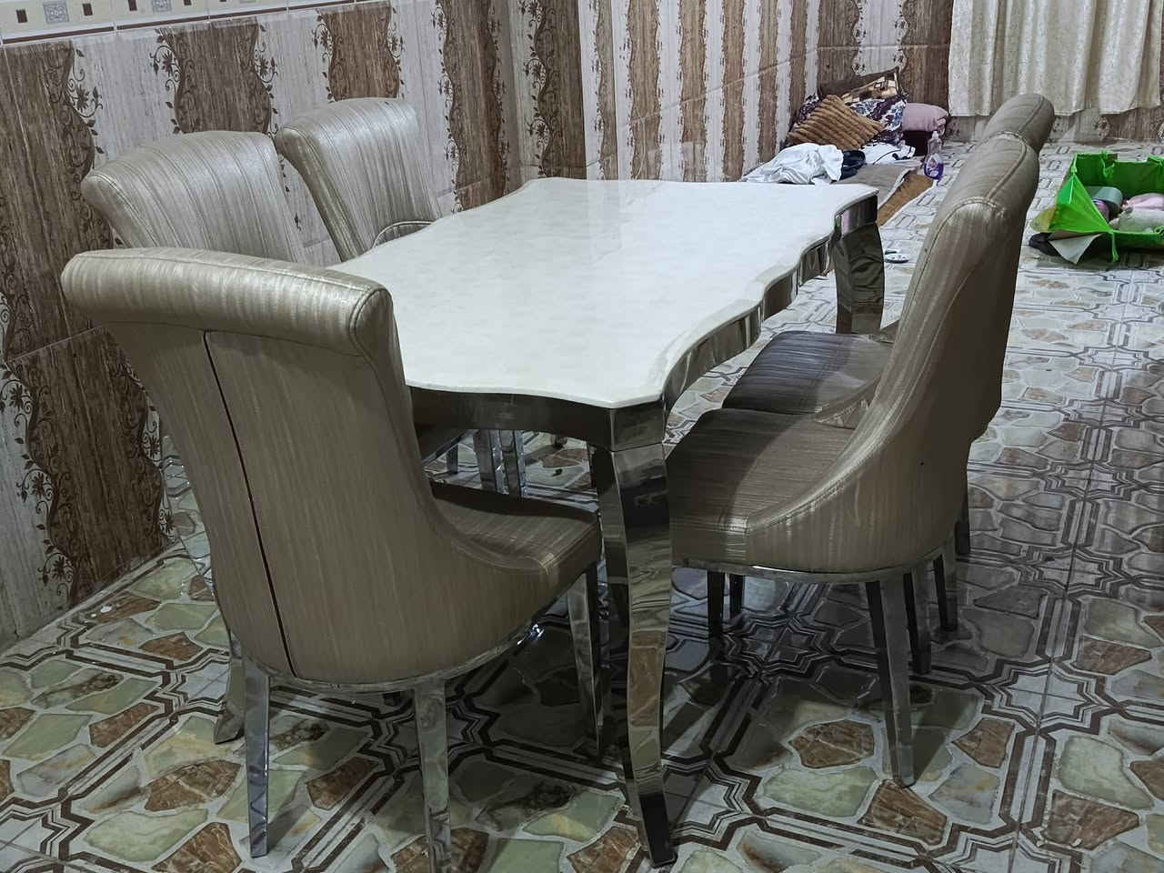 ميز طعام تركي ثقيل ستيل ضد الصدأ
ب300 وبي مجال بسيط 
***********

