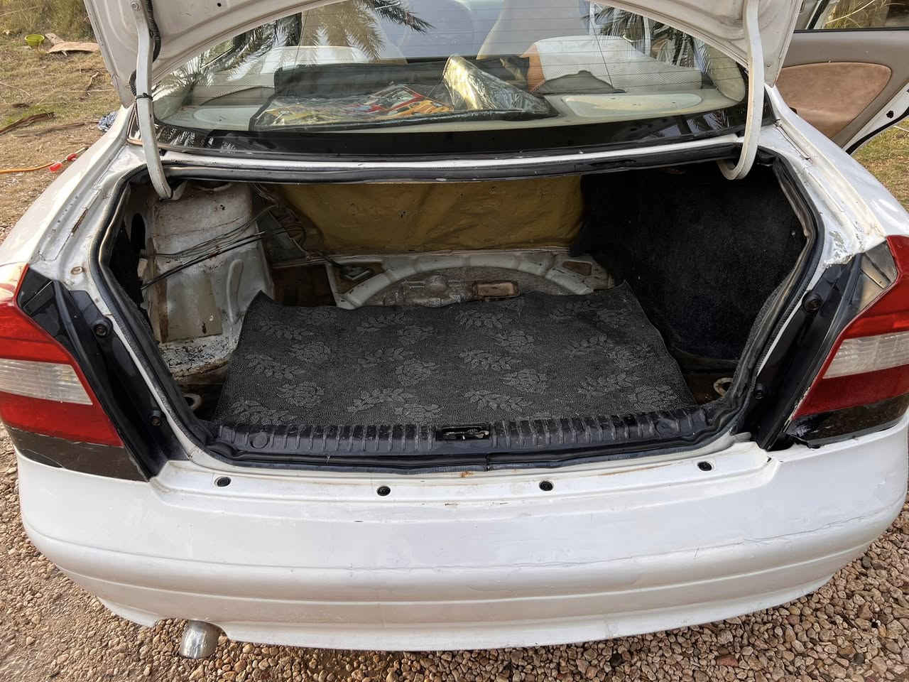 السلام عليكم من رخصة الأدمن نوبرا2 موديل 2000سنويه جديده تنتهي 2028 والهزه جديده رقم انكليزي بأسمي السياره صدر جديد كامل كهربائيات كلها شغاله  سعر السياره 35وبيها مجال حك الجيه عنواني بابل الحله للتواصل ***********
