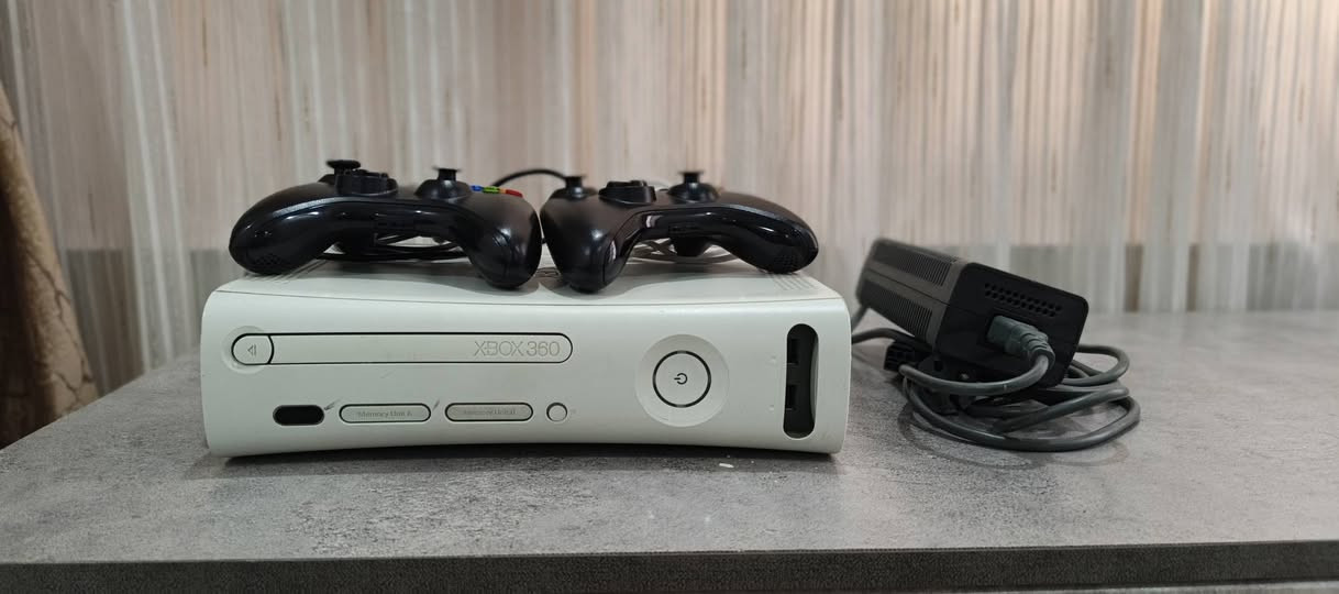 جهاز XBox 360 للبيع
جهاز نضيف كلش وباللون الابيض والهارد الاصلي مال الشركة ما مفتوح 
للبيع السوني +٢ يدات واير مو بلوتوث +محولة 
صور الجهاز موجودة هو والالعاب 
مكاني :الموصل حي الميثاق
السعر ١١٠ وبي مجال


**إذا كنت صاحب هذا الإعلان وتريد حذفه لأي سبب، رجاءا أرسل رسالة إلى الدعم الفني**
