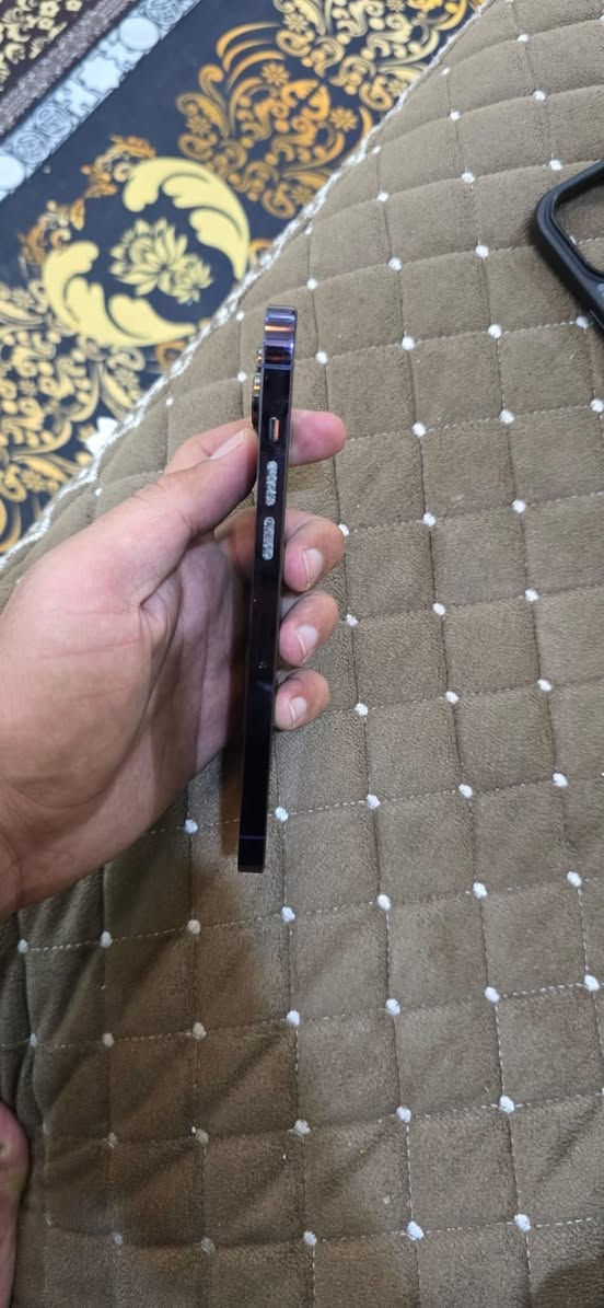 14 برو ماكس للبيع بطاريه 97
***********
750 الف

