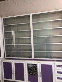 كونتر صيدلية • ٥ قطع • نضيف