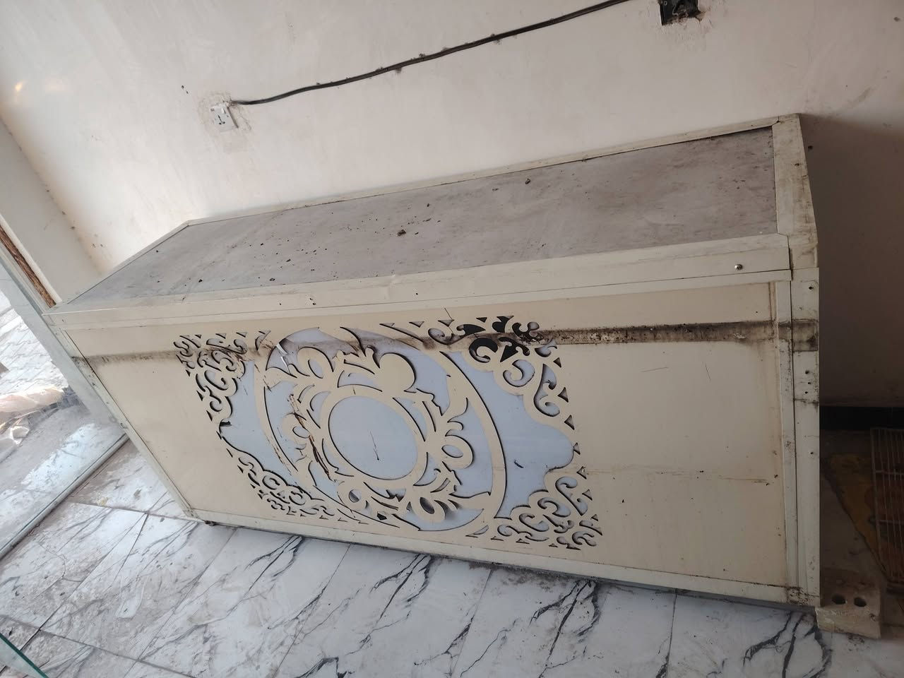 سلام عليكم عندي هاي فاترينه يحتاجلها ترتيبات وهاذا الطباخ ذن شتريت كافترياء وهنه لكيتهن بيها واريد ابيعهن وياهن مال مقبلات ميز هم مثلها ذن سعرهن ١٠٠ ثنيهن


**إذا كنت صاحب هذا الإعلان وتريد حذفه لأي سبب، رجاءا أرسل رسالة إلى الدعم الفني**