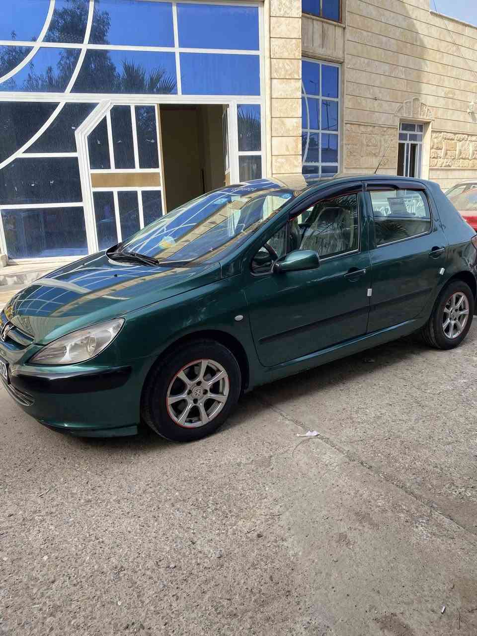 السلام عليكم
موديل ٢٠٠٤ 
مصبوغة عام جمالية بدون ضرر
درام شفت بي طكطكة قليلة فقط
السعر ٦٥ وبي مجال 
الرقم الجديد سنوية لغاية ٢٩
العنوان ديالى بعقوبة 
***********
