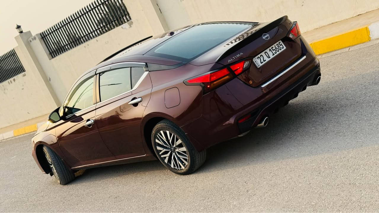 🚗 نيسان التيما 2023
لون كرزي مميز
مواصفات فل 1/1

🔹 المواصفات:
 • شاشة كبيرة (لكزس)
 • فتحة سقف بانوراما
 • تايرات جديدة
 • صدر أمامي وخلفي جديد
 • قبق بنزين بلاتينيوم (شغل يدوي)
 • دوسات أبواب بلاتينيوم (شغل يدوي)
 • بصمة تشغيل + بصمة أبواب
 • تشغيل عن بُعد
 • تبريد وتدفئة (تبريد نيسان معروف)
 • أنظمة قيادة متعددة
 • تدفئة كشنات
 • شحن لاسلكي (Wireless)

🔹 الحالة:
 • الضرر: جانبي سطحي فقط
 • بدون دواخل
 • باب السائق + جملغ السائق
 • حافة البونيت بيها شوية إشبر

🔹 الموقع والسعر:

📍 المكان: ديالى – بعقوبة
💰 السعر: 159
📄 بالشرط – سنوية – هزة جديدة
✍️ ثاني يوم أبصملك تحويل

📞 للاستفسار: *********** بعقوبة, ديالى
