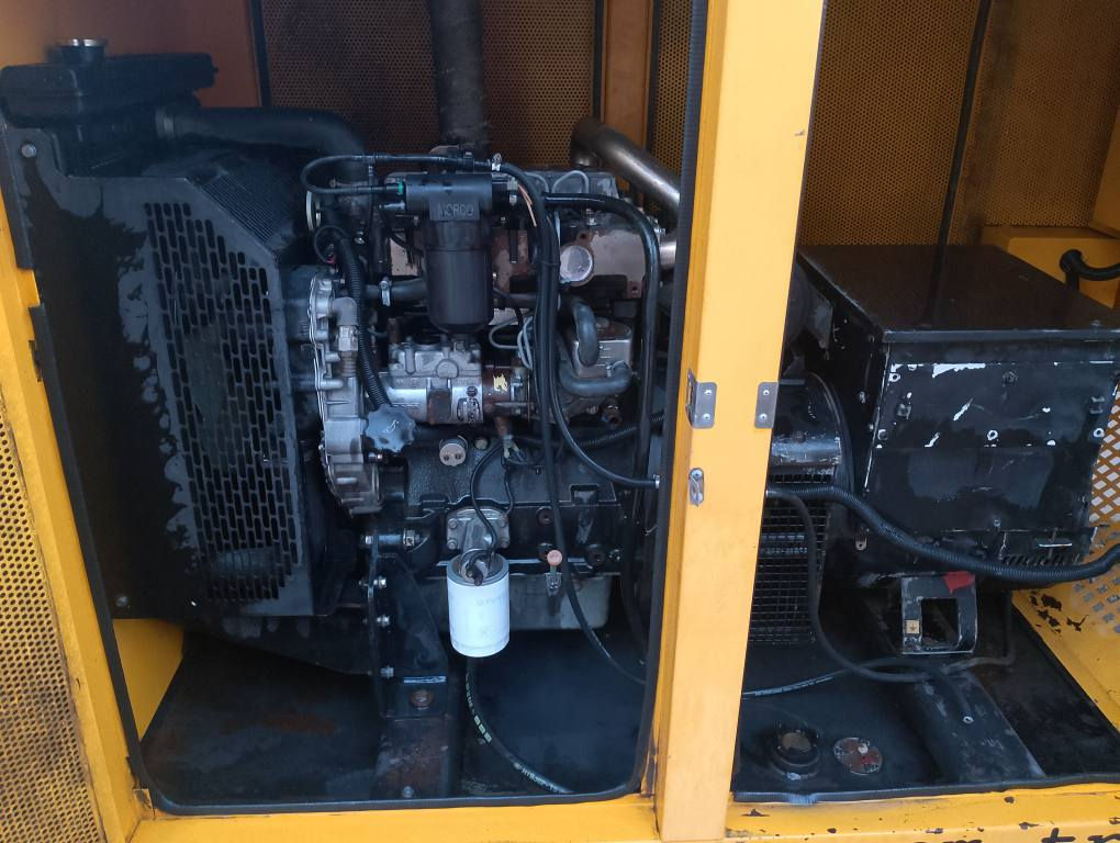 مولد بيركنز انكليزي كاتم 3 بستم سوبر 45 كيفي ثري فيز شاشة حماية تشغيل واطفاء ذاتي  كاملة وجاهزة على الحمل الاتصال *********** اتصل وآني بخدمتك بغداد, العراق
