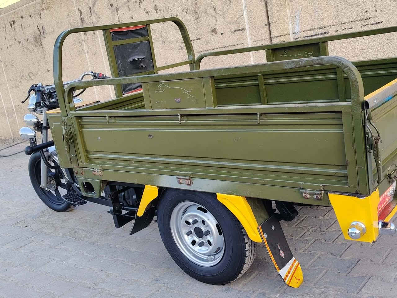 سلام عليكم ستوته جمره باب اول بتره أوراق اصولي بليته بيهه اكاتبك وي الوكيل مديل2020 وبيهه محرك 2020 جديد ستوته غراضهه كلهه جديده 25 شاصيهه وركبتهه مكفولات كفالة عامه لا لحيم ولامعجون بيهه تخم تاير جوبلس جديد صدر كهربائيات كلهه جدد وشغاله دبلات شغاله نكره سلف ستوته كلهه شغاله مابيهه اي نقص جاهزه مال جنيان فقط الحصيره داخل البدي مصبوغه حراري اثار جرد وصابغهه جماليه نضافتهه نفس البصوره مكانهه بديوانيه***********
