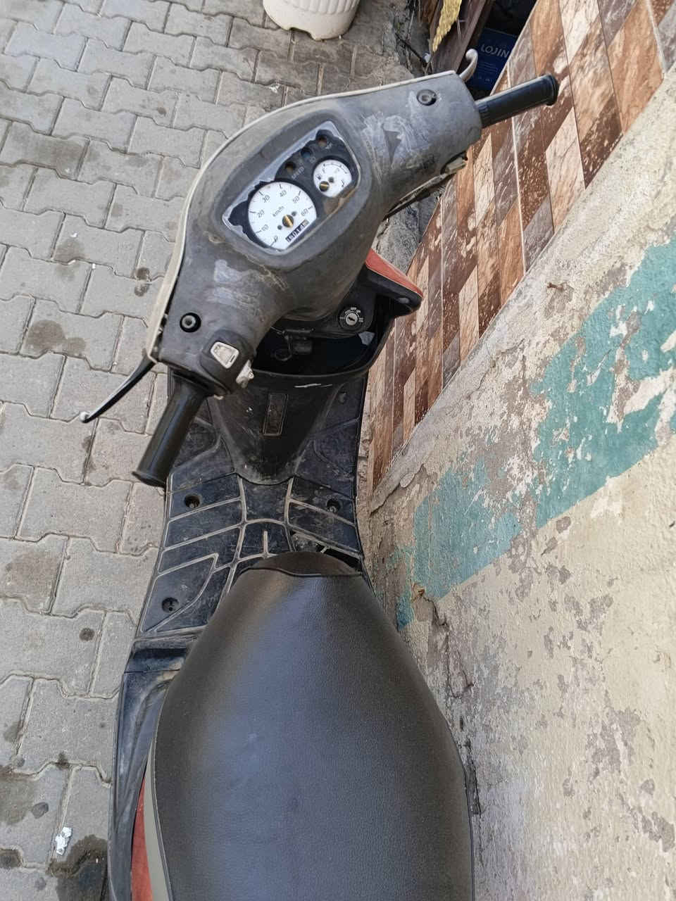 السلام عليكم 
دارجه بيجي 
بيهه صوت بوربرن مال كير 
السعر 200 وبيهه محال


**إذا كنت صاحب هذا الإعلان وتريد حذفه لأي سبب، رجاءا أرسل رسالة إلى الدعم الفني**