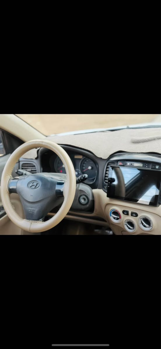 اكسنت ٢٠١١ الشركه العامه 
رقم بغداد الجديد باسمي 
مكينه ١٦٠٠ بلاد كير اوتو مكفولات 
سياره نضيفه جدا 
صدر جديد تخم تاير 
سياره مكفوله فقط نصف الجاملق الامامي صبغ اثر شخوط 
للبيع ب ٩٨ وبيها مجال 
مكاني بغداد جسر ديالى الجديد 
*********** بغداد, العراق
