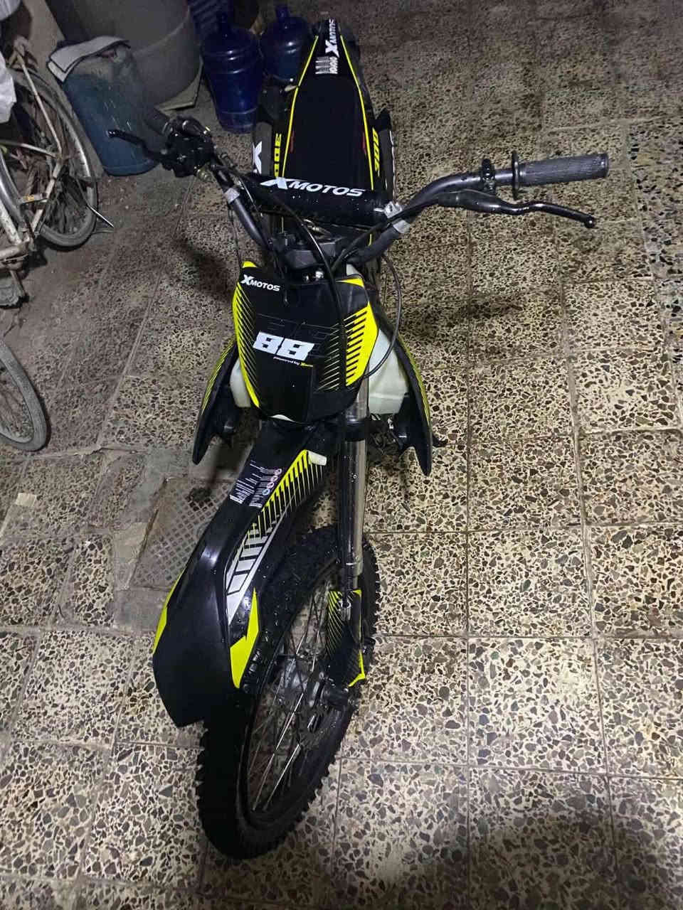 السلام عليكم قفاز موديل ٢٠٢٤ رقم وسنويه الدراجه مكفوله من كلشي برغي ممفتوح بيها المكان بغداد الزعفرانيه السعر مليونين و٢٥٠ للأستفسار *********** 

ملاحضه: الدراجه بيها دبل امامي گايم وبولبرن مال تاير تصليحها ميعبر ال٥٠ الف.
