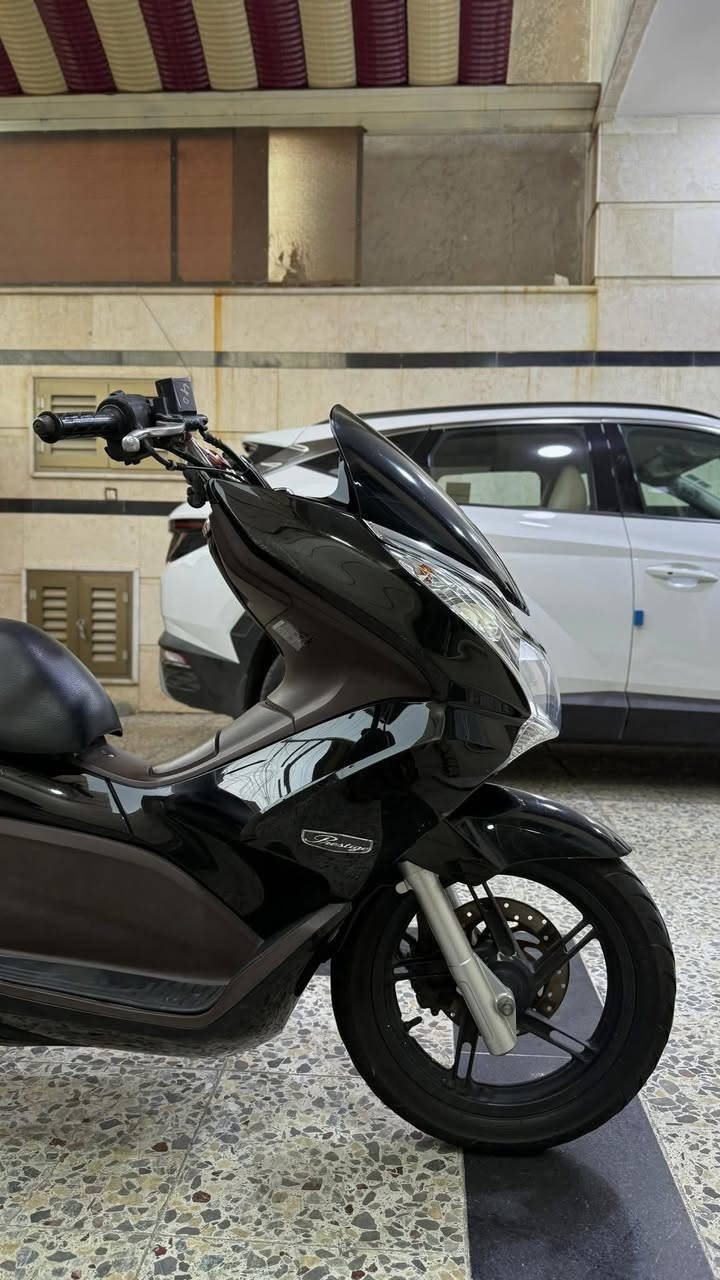 السلام عليكم للبيع دراجه pcxجيل الاول ***********
