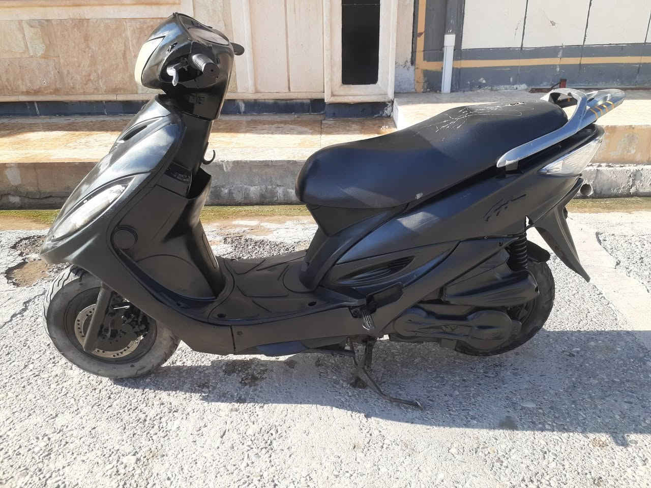 دراجة ماكس للبيع محرك معمرة جديد سعر 300 وبيه مجال بسيط رقم ***********
