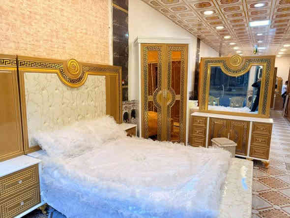 🚨 انطلقت أقوى تخفيضاتنا على موديل الأقواس – فخامة بسعر ولا أروع!
📉 من 2,450,000 دينار عراقي
🔥 إلى 1,950,000 دينار فقط
💥 فرق 500 ألف دينار خلال 6 أيام بس!

✔️ موديل الأقواس – نجارة عراقية 100%
متوفر ضمن وجبة الدرجة الأولى ووجبة الأصباغ (البوية)

✨ تفاصيل الطقم (10 قطع):
• كنتور بطول 330 سم + ملحق 430 سم – ارتفاع 250 سم
• تصنيع داخلي: صاج طبيعي 4 ملم
• وجه الكنتور: MDF سماكة 12 ملم
• الضهر: چرچوبة شد برغي
• القاعدة الأرضية: بلوك صاج
• أبواب نرمادة شريطية
• التقطيع الداخلي: حسب رغبتك
• سكك سلايت – تقطيع بلوك بورد
• الشازون: خزان + طابورية إضافية
• سرير 6 أرجل من بلوك بلاويد
• لون الدوشمة حسب اختيارك
• تصميم فريد بمسكات مختلفة عن باقي الموديلات

🚛 توصيل وتركيب لكافة محافظات العراق بكروه
🛠 صيانة مجانية لمدة سنة كاملة

📍 العنوان: الرمادي التأميم قادسية الاولى
📞 للحجز والاستفسار: ***********

🔹 معرض الجشعمي للأثاث – ثقة محلية بجودة عالية

⏳ الكمية محدودة والعرض ينتهي خلال 6 أيام فقط!
👇 لا تفوّت الفرصة وخلي غرفتك تحچي ذوقك!
