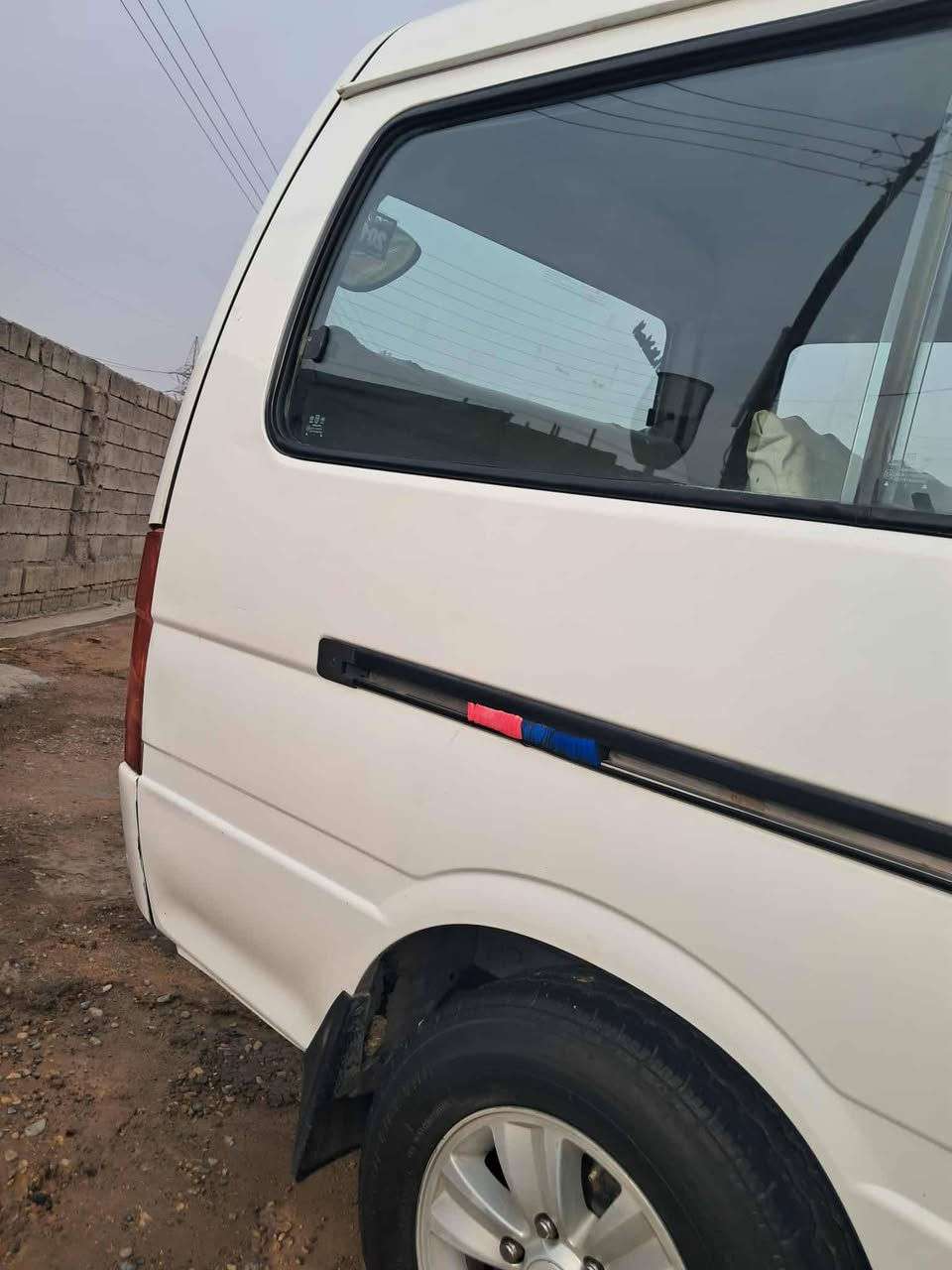 سلام عليكم ورحمه الله وبركاته
للبيع اج وان موديل 15 نضيفة كير ومحرك مكفولات محرك ياباني سياره بيها بنيد صبغ رقم جديد وسنوية جديده مكان السياره بغداد قرب مجمع بسمايه 
متواجد من الاحد للخميس وره ساعه ٤ العصر اما جمعه موجود اي وقت 
سعرها 95 وبيها مجال 
للاتصال على الرقم ‏‪***********‬‏
