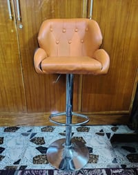 كرسي بار • نضافة ٩٠٪ • بغداد الشعب