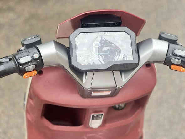 ‏السلام عليكم دراجة ريان كهربائية ‏أعطيك الدراجة شرط ‏ست بطاريات السرعة 80 الدراجة صارلي 18 يوم لمن جبتها جديدة والدرجه  أحلى من الصورة والنظافة مبينة 
موقع موصل حي النور 📍
الرقم والاستفسار *********** اسيا ***********
السعر 1100وبي مجال شي بصيط
