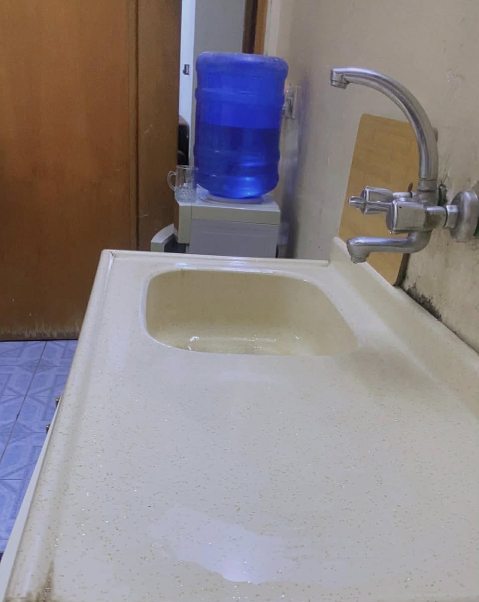 كاونتر للبيع متر ونص مع سنك مرمر متر و10 سم 175 الف *********** العنوان بغداد/ الدورة
