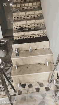 سلام عليكم خلفه سيراميك وكاشي وبورسلين ومرمر ودرج وكادر ترميم كافت انواع الترميم شغل درجه اوله بغداد *********** متفرق ؟ واتس اب
