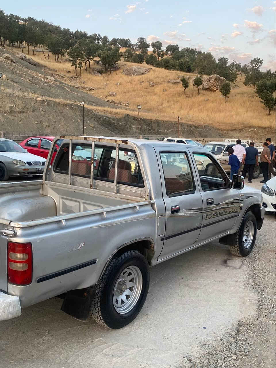 ***********/***********
پیکاب دیر ٢٠٠٧ نمونە لۆک لەسەر دەقی بیلادی ماوە ١٦٠ روشتوە سەیارەکە مەنفیست اسلە هەزە و پاکانەی بۆ کراوە بەشەرتی خرامە هەمو گیانی لەسەر بیلادی ماوە گیر مکینە اکسلی بەشەرتە سبوخ بەشەرتە هەر جوار تایەی تازەی بۆ بەستراوە بەس لئخورینی دەویت سەیارە نمونەیە ماشاللە أربيل, العراق
