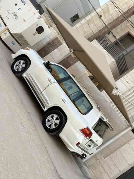 لاندكروز 2015 رقم بغداد باسمي 
مكفوله كفاله عامه محرك 6 سلندر
فول مواصفات 1/1 مطفايه شاشات 3 
حساس امامي خلفي تحكمات ستيرن 
مري قلاب كشنات كهرباء كامرات 
بصمات فتحه 
السياره جديده بمعنا الكلام 
الي يدور الجديد يتصل السعر 430$
***********
