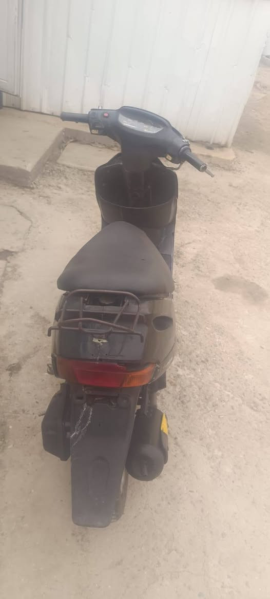 السلام عليكم دراجه للبيع هوندا دايو ستين شغاله هندر سلف كهربائيات كلها شغاله مناقصها كلشي مثل ما موضح بالصوره مكاني الرمادي شارع 17 قرب مجسر الزيوت السعر 175 وبيها مجال الخاص مفتوح أو الانتصال على الرقم ***********
