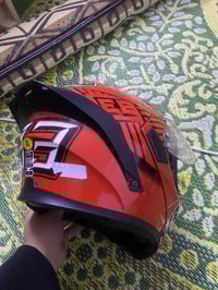 خوذه قياس لارج سعر 35وبيها مجال 07723063101