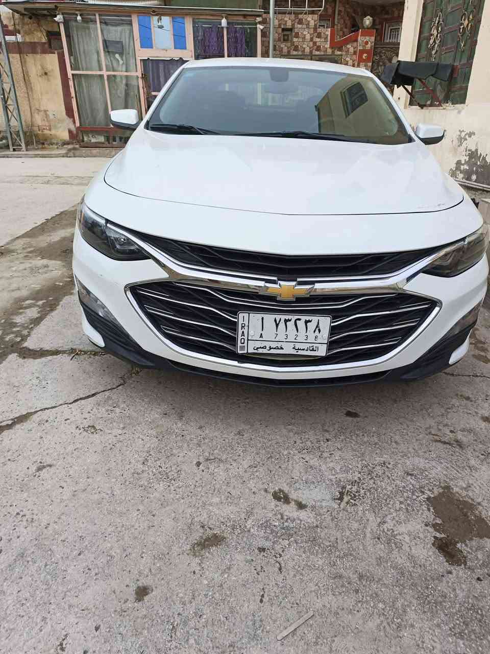 سلام عليكم للبيع ماليبو موديل 2021 سياره كارتون بحالت الزيرو بس جاملغ امامي مبدل والباقي مكفوله كفاله عامه حتى من البارد والشخط سياره على ايد دكتور استعمال بسيط فول مواصفات LT محرك 1500 تيربو المرغوب تشغيل بصمه ابواب بصمه صندوك بصمه رادار امامي تحديد مسار تبريد مركزي امامي وخلفي تبريد تحكم جهتين منفصل مقاعد هيتر اوتو ستوب بصمه شاشه ايباد جبيره نضام بلتوث واي فاي كاربلاي كامره خلفيه تحكمات ستيرن جهتين شفتات ستيرن تحديد سرعه ستيرن فوليوم بلاجكتورات ليد نضام اقتصاد البانزين ويل كب شركه وطخم تايرات جدد بعد مواصفات فول لفول مشايه 60 بحالت الزيرو تحويل مضمون سنويه لل 2030 برغي 10 ما مفتوح بيها السعر 113 وبيها مجال بسيط ***********  ***********.
