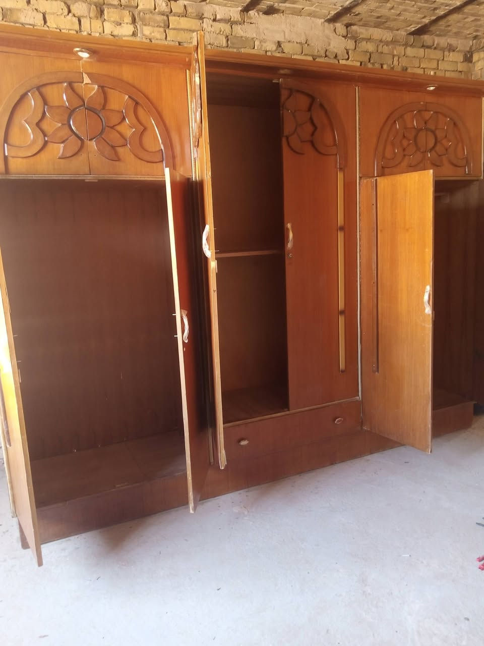 مرحبا غرفه كامله اللبيع تصال ***********
